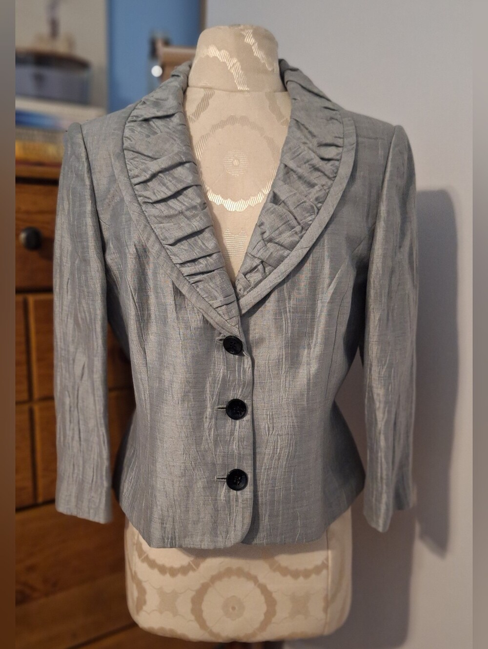 Precis Linen Light Gray Ruffle Collar Blazer
